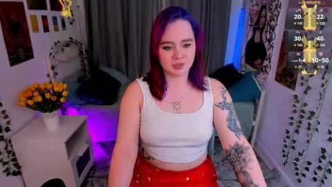 Snapshot of lunaali chatting on 12.04.25 Li online show from 12.04.25