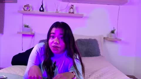 Snapshot of lunaartistry chatting on 11.29.25 Luna online show from 11.29.25