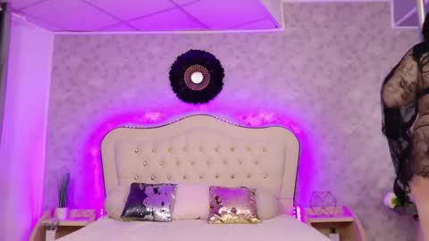 lunababe_ online show from 01.14.26