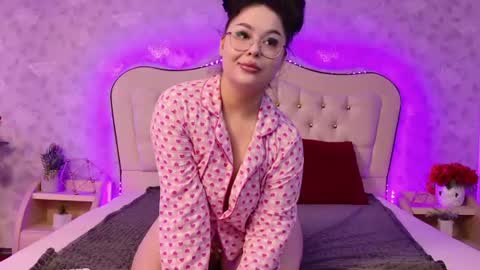 lunababe_ online show from 07.03.26