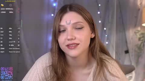 Snapshot of lunabate chatting on 12.15.25 Luna online show from 12.15.25