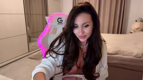 LunaBex online show from 04.20.26