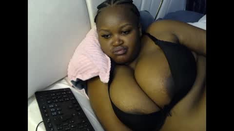 lunabloom01 online show from 02.17.26