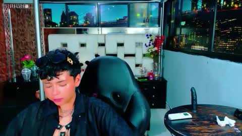 Snapshot of lunabustygirl chatting on 11.26.25 lunabustygirl online show from 11.26.25