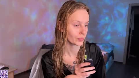 Snapshot of lunacyy chatting on 09.09.25 Britney online show from 09.09.25