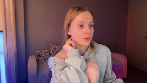 Snapshot of lunacyy chatting on 09.16.25 Britney online show from 09.16.25