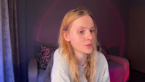 Snapshot of lunacyy chatting on 09.17.25 Britney online show from 09.17.25