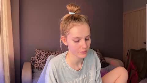 Snapshot of lunacyy chatting on 09.18.25 Britney online show from 09.18.25