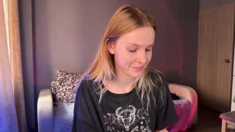 Snapshot of lunacyy chatting on 09.20.25 Britney online show from 09.20.25