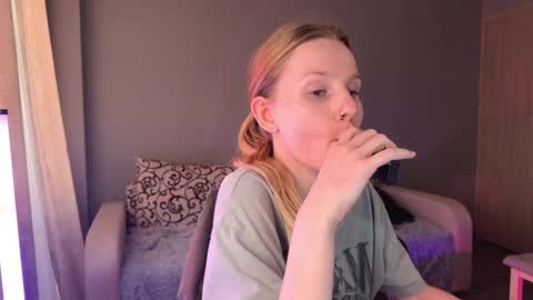 Snapshot of lunacyy chatting on 09.27.25 Britney online show from 09.27.25