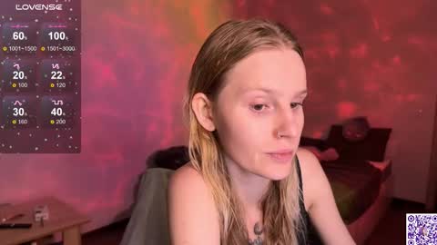 Snapshot of lunacyy chatting on 09.27.25 Britney online show from 09.27.25