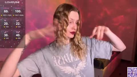 Snapshot of lunacyy chatting on 09.28.25 Britney online show from 09.28.25