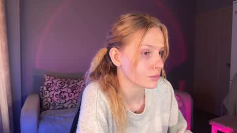 Snapshot of lunacyy chatting on 09.29.25 Britney online show from 09.29.25