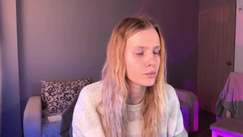 Snapshot of lunacyy chatting on 10.03.25 Britney online show from 10.03.25