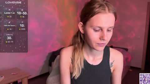 Snapshot of lunacyy chatting on 10.04.25 Britney online show from 10.04.25