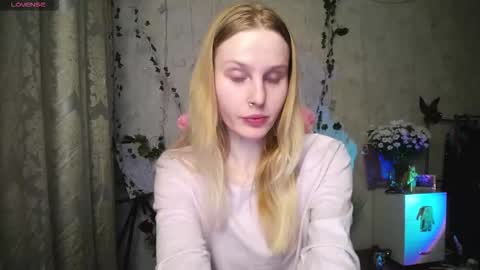 Snapshot of lunacyy chatting on 10.18.25 Britney online show from 10.18.25