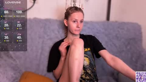 Snapshot of lunacyy chatting on 10.24.25 Britney online show from 10.24.25