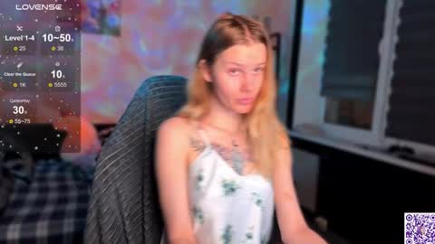 Snapshot of lunacyy chatting on 11.03.25 Britney online show from 11.03.25