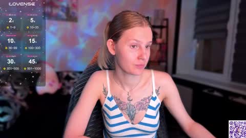 Snapshot of lunacyy chatting on 11.11.25 Britney online show from 11.11.25