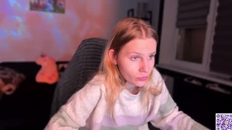 Snapshot of lunacyy chatting on 11.16.25 Britney online show from 11.16.25