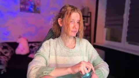 Snapshot of lunacyy chatting on 11.28.25 Britney online show from 11.28.25