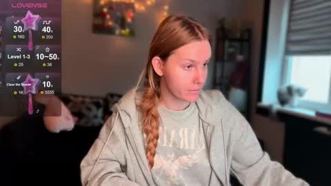 Snapshot of lunacyy chatting on 12.16.25 Britney online show from 12.16.25