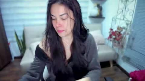 Luna online show from 12.20.25