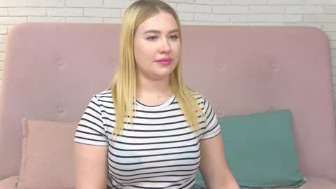 Snapshot of lunahouston chatting on 01.14.25 LunaHouston online show from 01.14.25