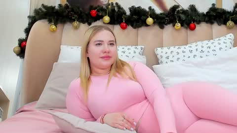 Snapshot of lunahouston chatting on 01.17.25 LunaHouston online show from 01.17.25