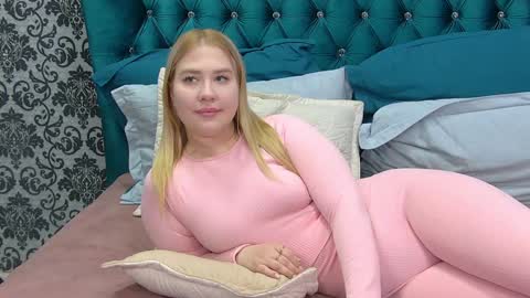 Snapshot of lunahouston chatting on 01.31.25 LunaHouston online show from 01.31.25