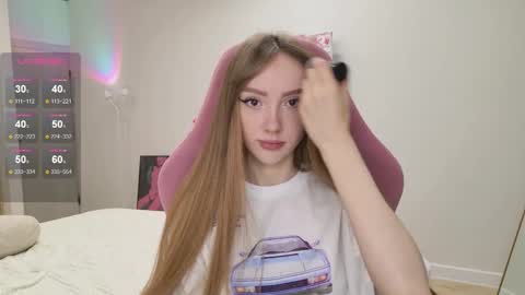 Snapshot of lunainnk chatting on 09.15.25 Luna online show from 09.15.25