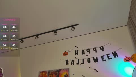 Snapshot of lunainnk chatting on 10.30.25 Luna online show from 10.30.25