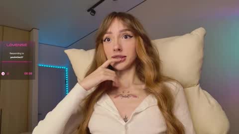 Snapshot of lunainnk chatting on 11.08.25 Luna online show from 11.08.25