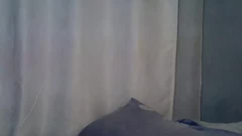 lunalove22_ online show from 10.04.25