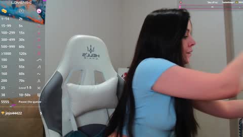 Snapshot of lunalovesuu chatting on 12.04.24 Luna online show from 12.04.24