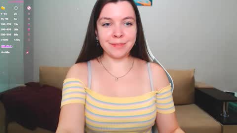 Snapshot of lunalovesuu chatting on 09.22.25 Luna online show from 09.22.25