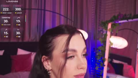 Snapshot of lunanight_ chatting on 02.08.25 Luna  next streams Mon Fri Sat Sun 8pm-5am gmt0 online show from 02.08.25
