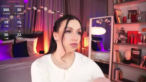 Snapshot of lunanight_ chatting on 03.02.25 Luna  next streams Mon Fri Sat Sun 8pm-5am gmt0 online show from 03.02.25