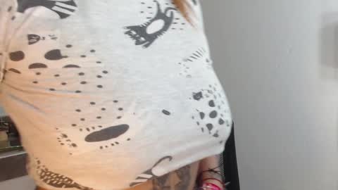 Snapshot of lunapalmer01 chatting on 01.18.25 Julieth online show from 01.18.25