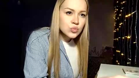 lunapeony online show from 03.14.26