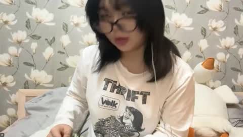 Snapshot of lunaraus chatting on 10.09.25 Yuna online show from 10.09.25