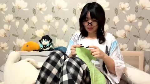 Snapshot of lunaraus chatting on 10.12.25 Yuna online show from 10.12.25
