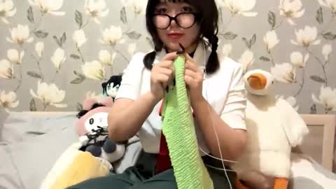 Snapshot of lunaraus chatting on 10.15.25 Yuna online show from 10.15.25