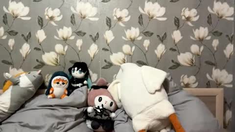 Snapshot of lunaraus chatting on 10.17.25 Yuna online show from 10.17.25