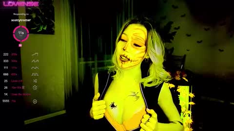 Kelly online show from 10.31.25