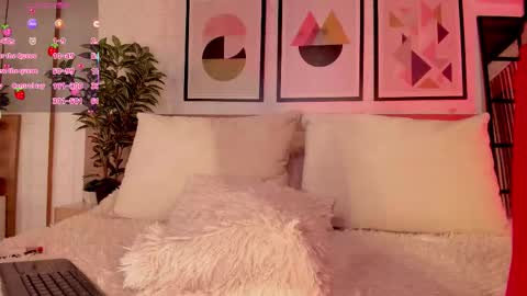 Luna Ruso  online show from 03.05.26