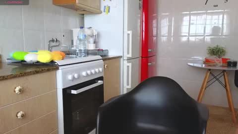 Snapshot of lunary_mix chatting on 02.09.25 Luna online show from 02.09.25