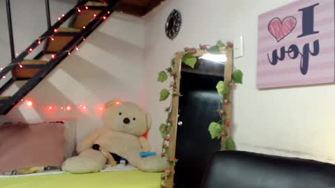 Snapshot of lunasky83 chatting on 12.29.24 luna online show from 12.29.24