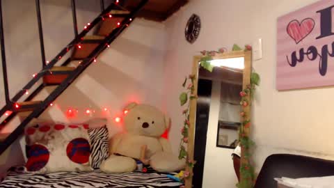 Snapshot of lunasky83 chatting on 01.15.25 luna online show from 01.15.25