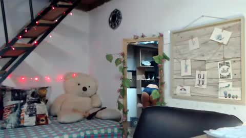 Snapshot of lunasky83 chatting on 03.12.25 luna online show from 03.12.25